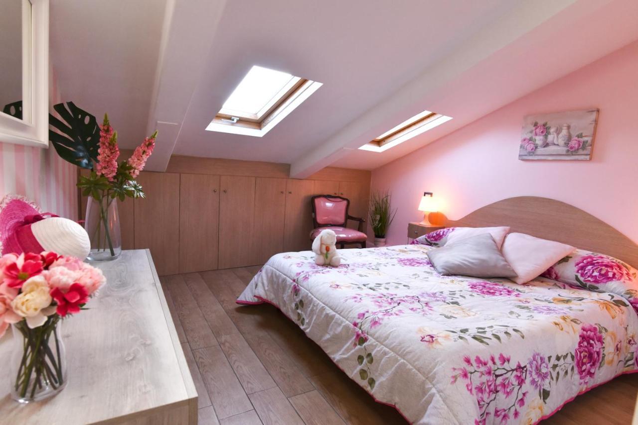 Holiday home La Mansarda Rosa